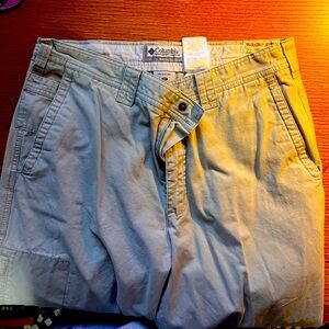 Men’s Colombia khaki’s size 34